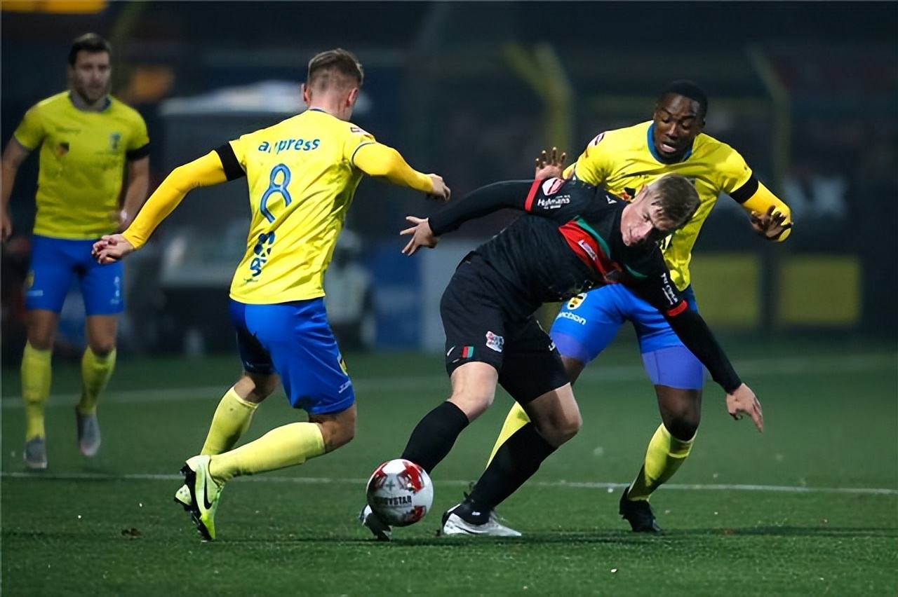 英雄联盟官网直播-关于那不勒斯围绕NBA季后赛战术微调集结日利物浦状态回暖——荷甲节点到来，现场解说直呼：窗口期尤文图斯调整名单以备NBA季后赛的信息